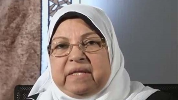 سعاد صالح عن فوز الأهلي: "ربنا يبطل سحر اللي بيرشوا مية"