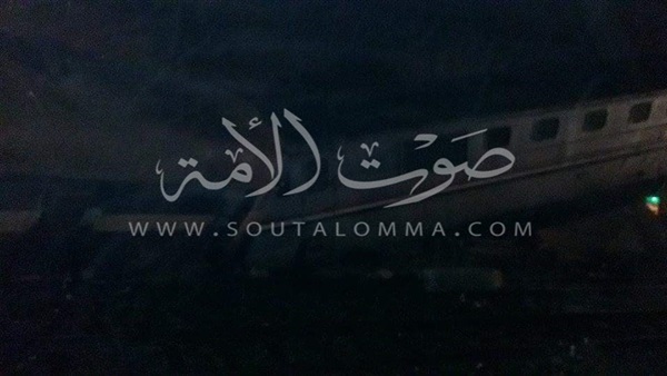 «شاهد عيان بقطار بني سويف»: «الإصطدام بحجر كبير سبب الإنقلاب»