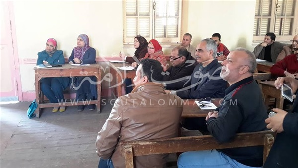 بالصور..«تعليم بورسعيد» تزود المدارس بالسبورات التفاعلية 