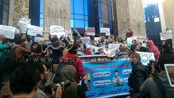 بالصور.. وقفة أمام «الصحفيين» للمطالبة بالإفراج عن المحبوسين