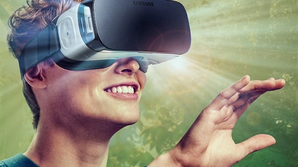 خوذة للواقع الافتراضى مع هاتف «Alcatel» القادم