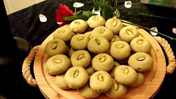 أسهل الطرق لعمل غُريبة الفستق الحلبي