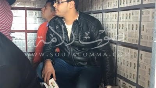 بالصور .. إحباط تهريب 2450علبة فيتامين محظور بميناء سفاجا 