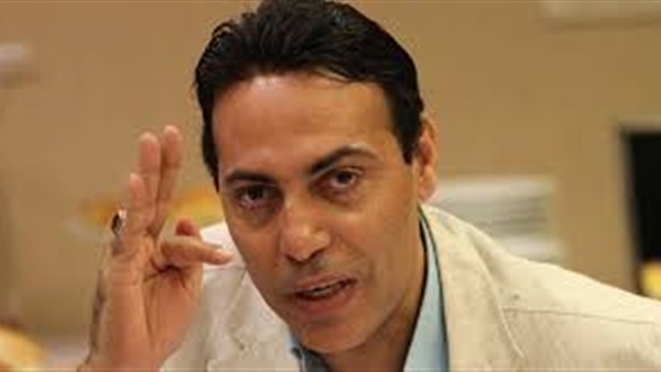 بالفيديو: محمد الغيطي يعرض كليب فاضح لزواج الشواذ