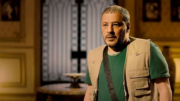 عمرو عبد الجليل يلتقط سيلفى فى آخر مشاهد «فص ملح وداخ»