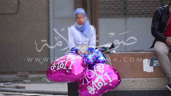بالصور.. «جامعة القاهرة» تستقبل الفصل الدراسي الثاني بـ«اللون الأحمر»