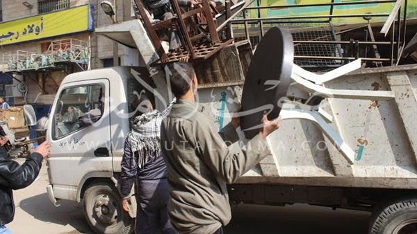  بالصور .. إزالة 225 حالة إشغالات وتعديات على الشوارع ببني سويف