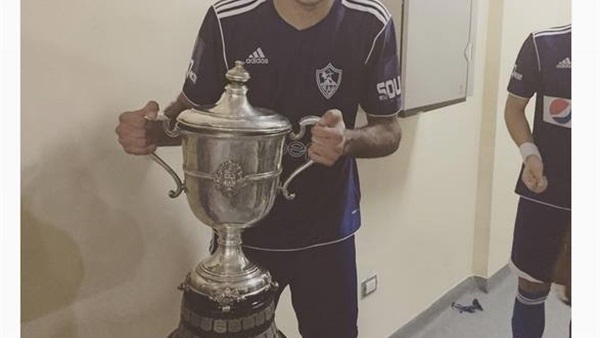 "كهربا" يهدي كأس مصر لشهداء الزمالك  