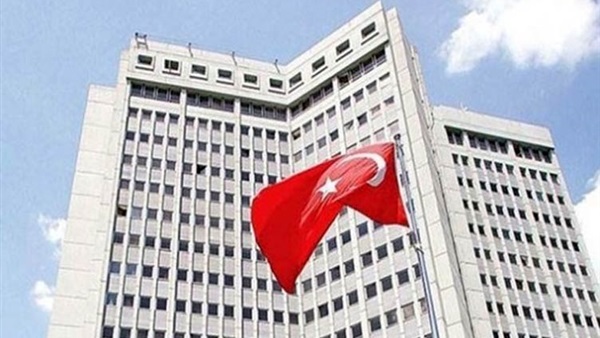 الخارجية التركية: جيشنا يشتبك على الحدود مع سوريا