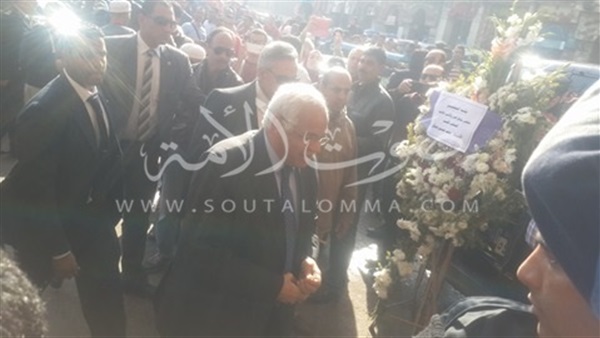 بالصور.. وصول محافظ القاهرة لحضور جنازة «هيكل»