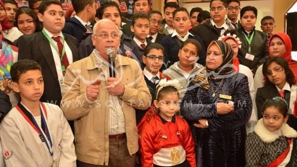 محافظ بورسعيد يدعم المركز الإستكشافى للعلوم بـ60 ألف جنيه 