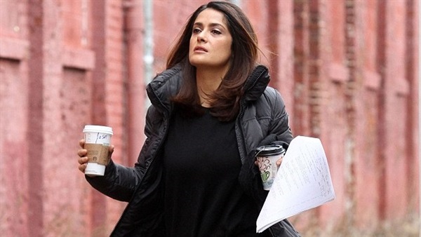 بالصور.. تقدم السن يهدد جمال «سلمى حايك»