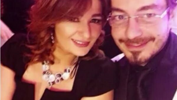 بالصور.. أحمد زاهر يحتفل بعيد زواجه من «هدى» 
