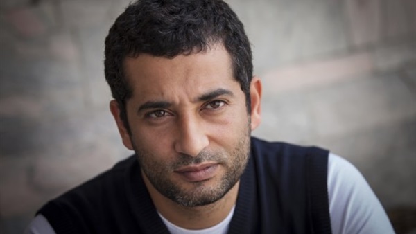 عمرو سعد ينتقل لأستوديو العزبه بسبب ولد فضه