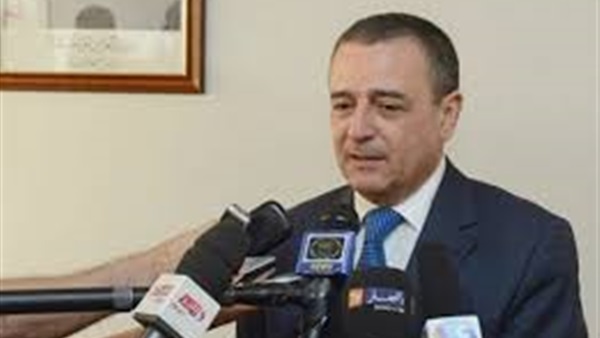 وزيرالصناعة الجزائري يغادر القاهرة عقب مشاركته في منتدي افريقيا