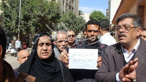وقفة احتجاجية لمواطني الجيزة لعدم تسلمهم الوحدات السكنية