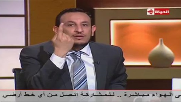 متصلة تحرج شيخ بسؤال على الهواء