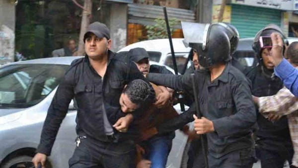 «أنتهاكات الشرطة المصرية تصل للقضاء الروسي».. بلاغ روسي يتهم قوات الأمن بسرقة المتعلقات الشخصية لضحايا الطائرة الروسية.. حبس أمين شرطة بعد سرقة محفظة سائح أجنبي وآخر بعد استيلائه على مليون ونصف