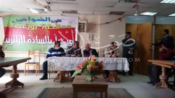 بالصور.. محافظ  بورسعيد يشيد بجهود العاملين بحى الضواحى 