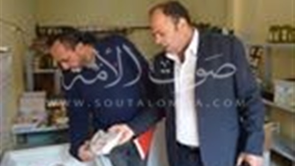 بالصور.. رئيس مدينة مطوبس يتفقد منافذ المنتجات الغذائية  