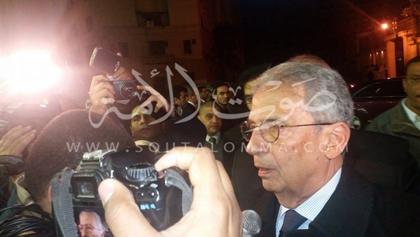 بالصور.. عمرو موسى يصل عزاء هيكل 