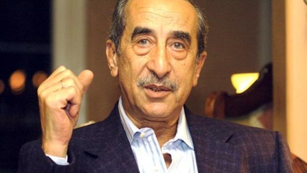 بالصور.. وصول قنديل وعبد النور إلى عزاء هيكل