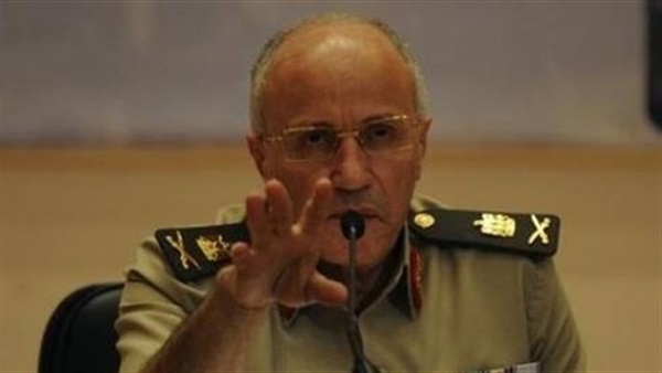 وزير الإنتاج الحربى يصل عزاء «هيكل»