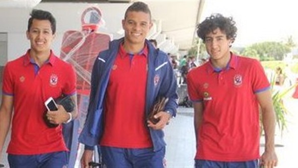 وصول لاعبى الأهلى لملعب برج العرب 