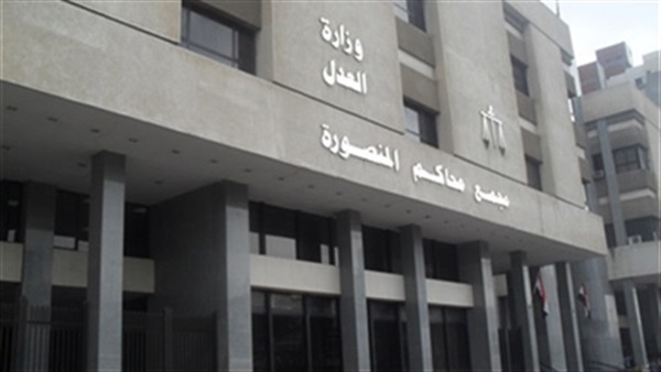 فصل طبيب من الخدمة لتسببه فى وفاة طفلة بالمنصورة