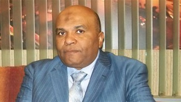 إعلامي إخواني يناشد السيسي بالسماح له بالموت في مصر