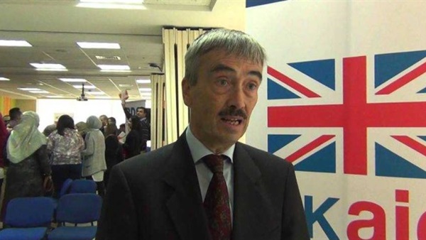 السفير البريطاني لدى ليبيا يرحب ببيان دعم حكومة الوفاق