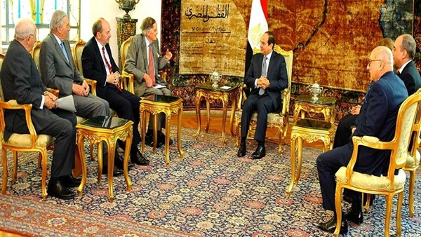 ننشر تفاصيل لقاء السيسي بأعضاء  مجلس اللوردات البريطاني 