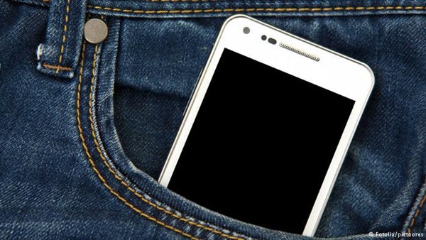 دراسة: الهاتف النقال قد يؤثر على رجولتك