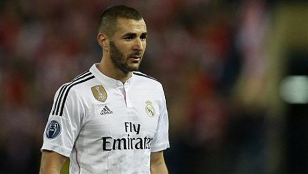 «بنزيما» يعود لقائمة ريال مدريد أمام أتلتيكو.. و«مارسيلو» يغيب