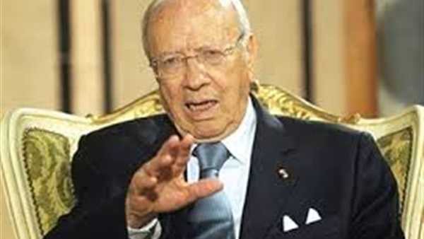 «محلب» يبلغ «السبسى» رسالة «السيسي» ويدعوه لزيارة القاهرة  