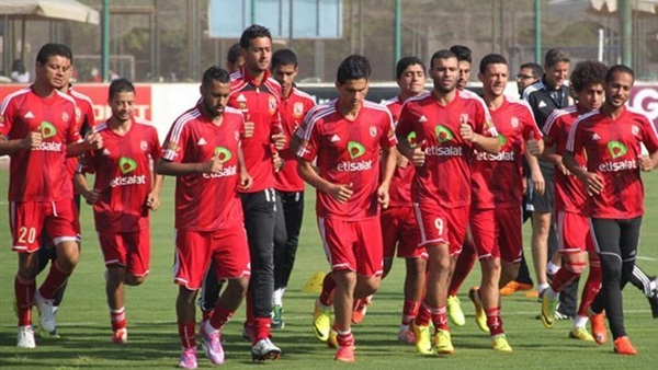 الاهلى يبدأ مرانه الصباحى بمباراة ودية 