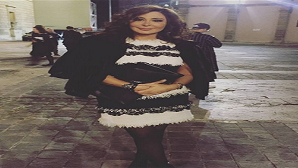 اليسا تشارك بأسبوع الموضة بباريس  