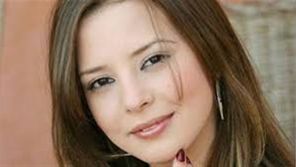 إيمان العاصي في رحلة قصيرة إلى لبنان