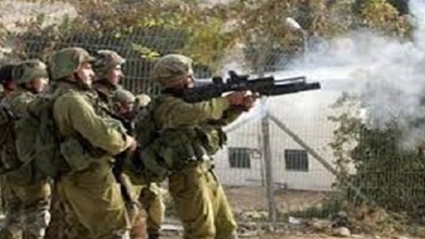 إصابة مزارع فلسطيني برصاص قوات الاحتلال الإسرائيلي جنوب قطاع غزة