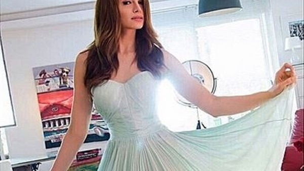 بالصورة..أمال ماهر تغازل جمهورها بإطلالة أنيقة  