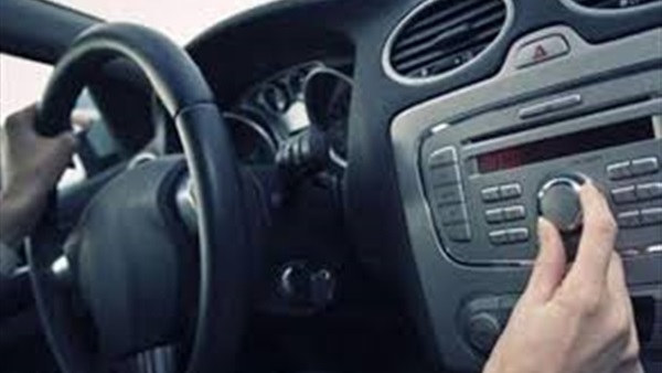 تشغيل الموسيقى الصاخبة بالسيارة جريمة في إيطاليا