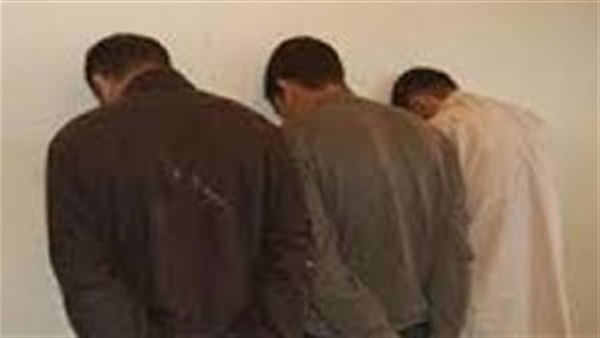 ضبط 3 أشخاص بتهمة التلاعب في ماكينة صرف بسوهاج