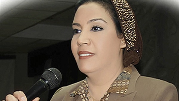 نشوى الديب توافق على إسقاط عضوية «عكاشة»