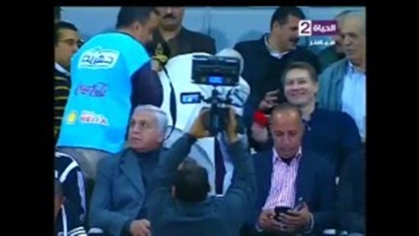 بالفيديو.. مارتن يول يدعم الأهلي أمام بتروجت بـ«وردة حمراء»