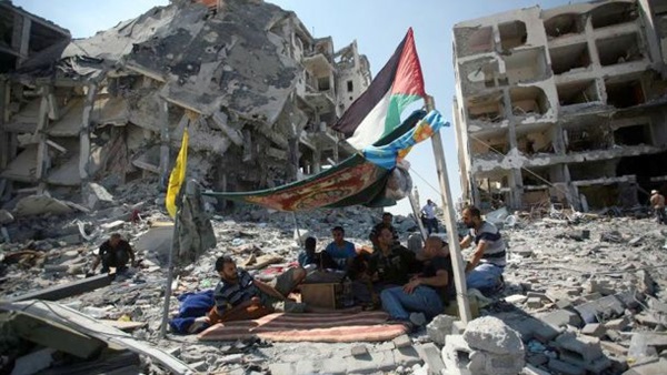 المقاولين الفلسطينيين: اللجنة القطرية لإعمار غزة تحولت من مانح إلى رابح