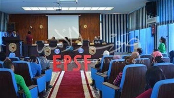 بالصور.. محافظ بورسعيد يتابع سير العملية التعليمية ببعض المدارس