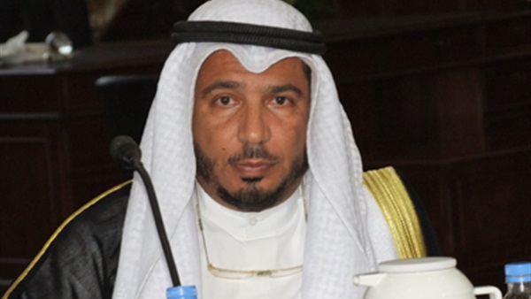رئيس الهيئة الإسلامية العالمية بالكويت يغادر القاهرة