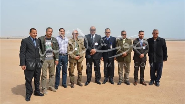 بالفيديو والصور.. هبوط أول طائرة بمدرج مطار الغردقة الجديد