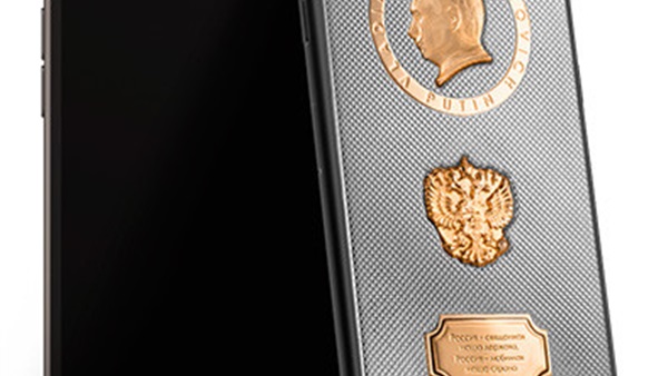 شركة إيطالية تصدر "آي فون 6 أس" عليه صورة بوتين احتفالا بمولده 