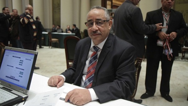 طلعت خليل يوضح سبب عدم تصويته على إسقاط عضوية عكاشة